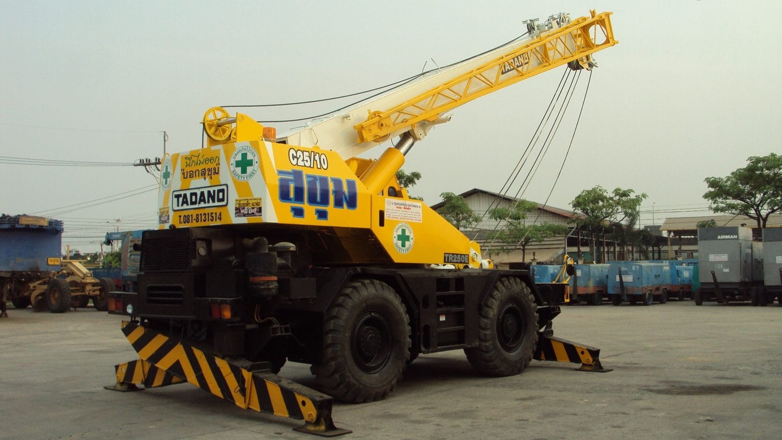 รถเครน 25 ตัน Tadano TR250M-4 ให้เช่า สุขุมคอนสตรัคชั่น