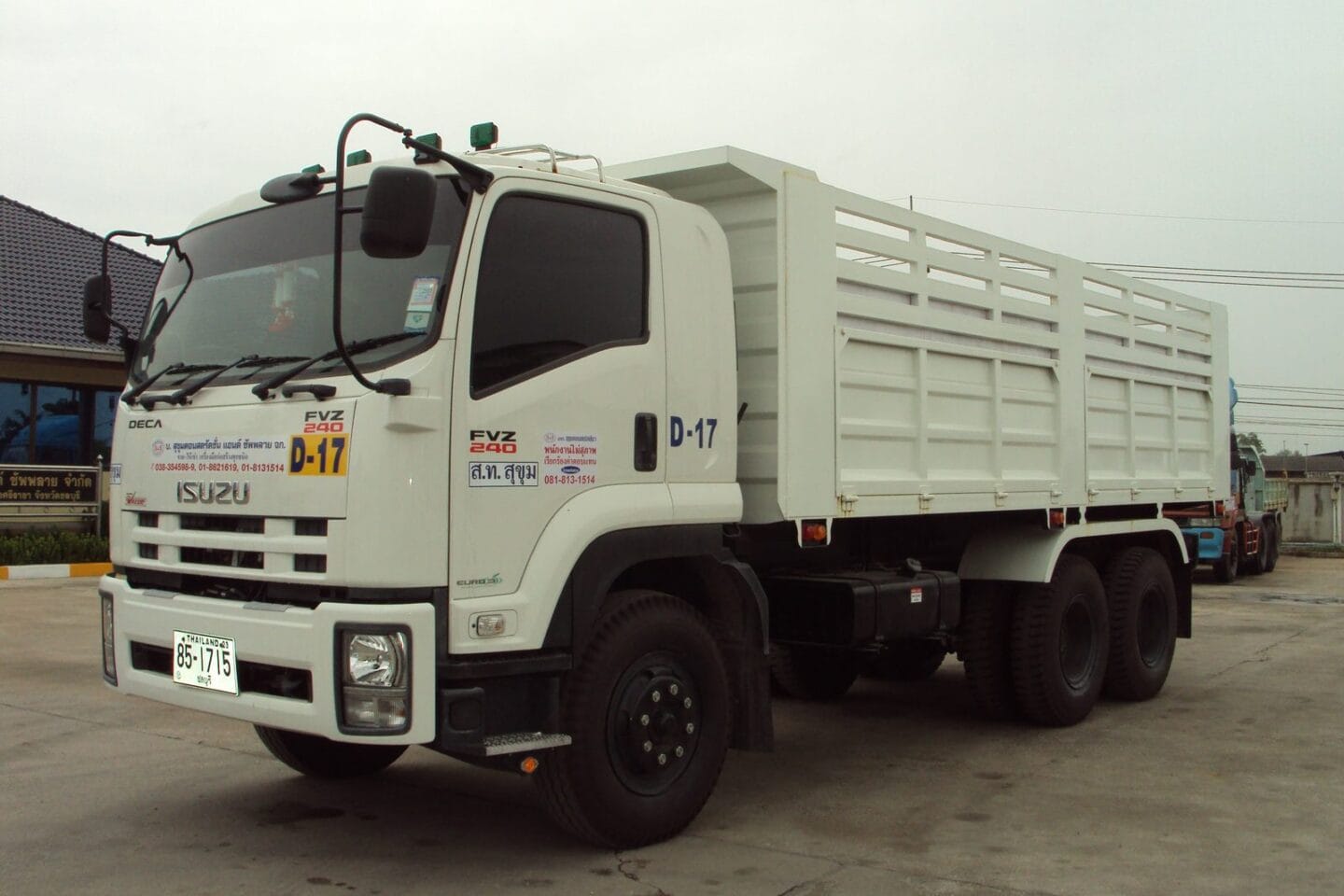 รถบรรทุก 10 ล้อ ดั๊มพ์ ISUZU ให้เช่า สุขุมคอนสตรัคชั่น