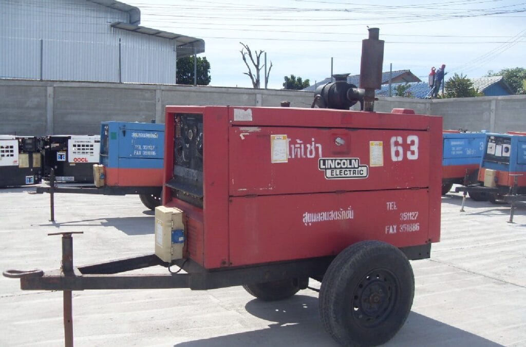 เครื่องเชื่อมสนาม Engine Welder ให้เช่า สุขุมคอนสตรัคชั่น